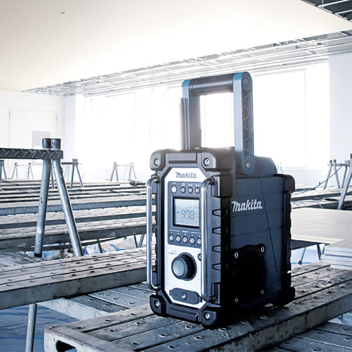 マキタ 充電式ラジオMR102 MR102 | 製品一覧 | マキタの充電式園芸工具